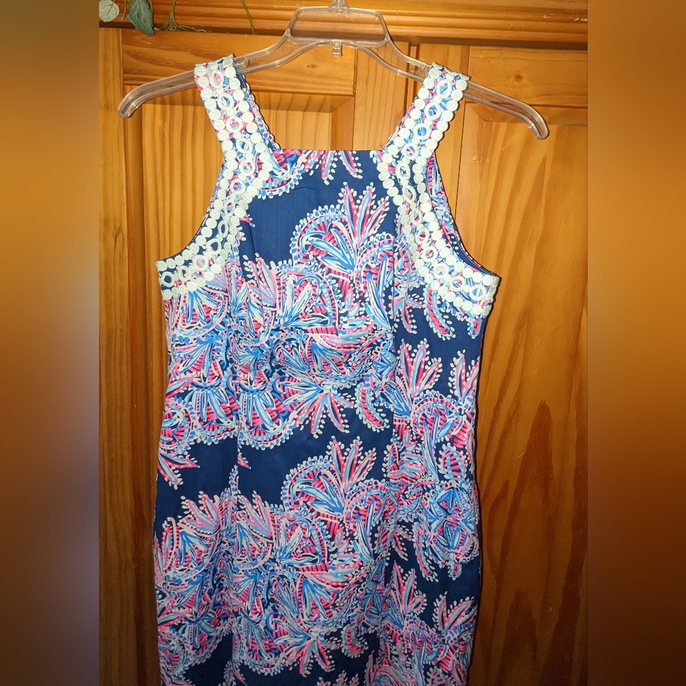 Lilly Pulitzer Makayla printed lace shift dress in oyter bay blue print. Size 6 - Picture 4 of 13